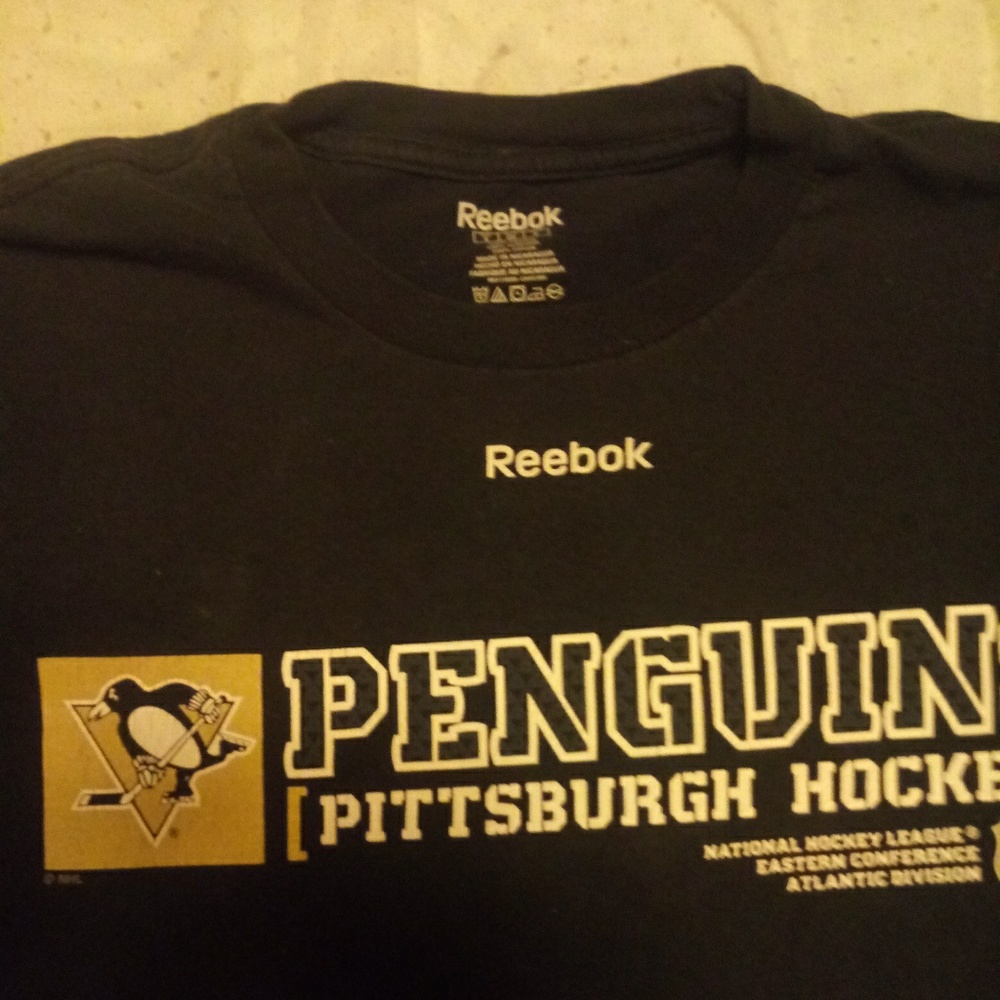 Reebok Pittsburgh penguins 🐧 t-shirt small